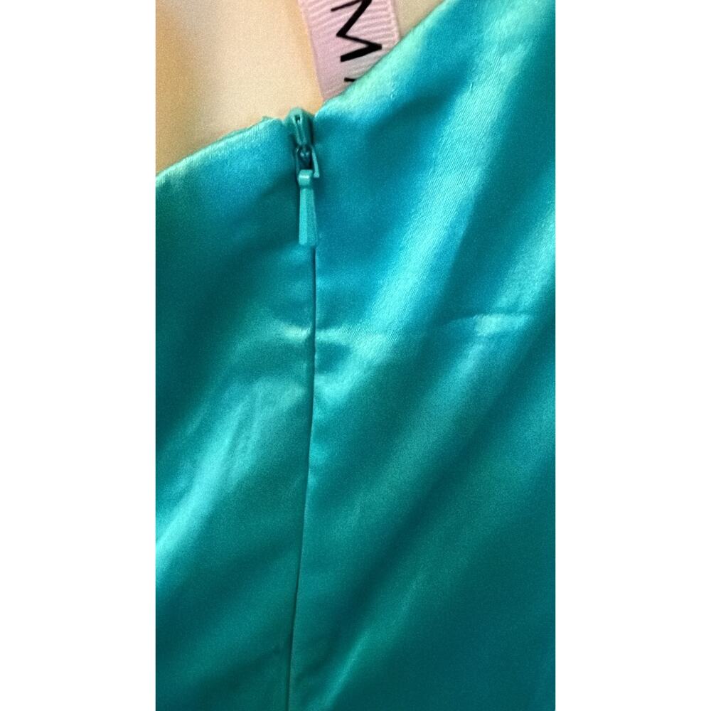 Mac Duggal - Long green satin mermaid dress with an uncovered shoulder - Picture 9 of 9